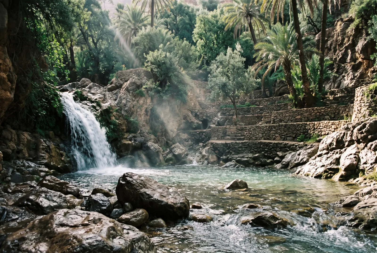 Cascade dans l'oasis d'Imouzzer Ida Outanane